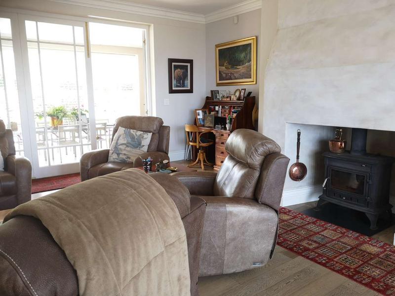 5 Bedroom Property for Sale in Sir Lowrys Pass Village Western Cape